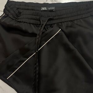 Zara Women’s Wide Leg Silk Effect Ankle Trouser with White Piping